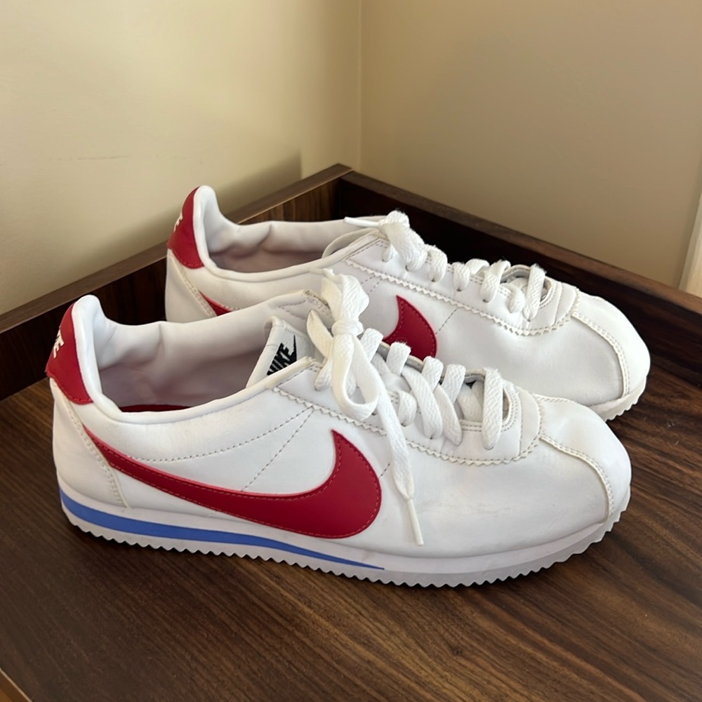 NIKE Cortez Women’s size 9.5